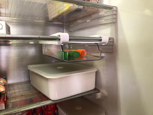 【ニトリ】冷蔵庫を最大活用！棚下収納トレーが便利