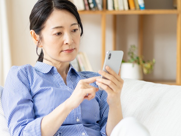 LINEで友人と険悪な仲に…50代女性の悩みに住職・名取芳彦さんがアドバイス