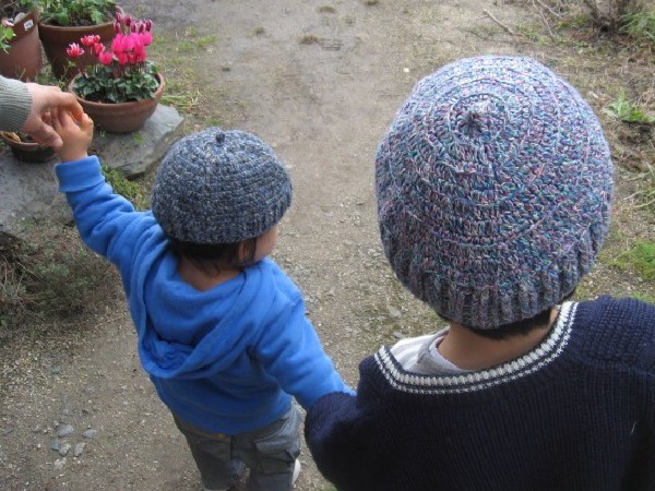 自分のためのスヌード、孫に毛糸の帽子を編む！