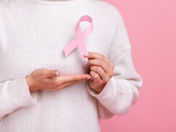 乳がんになりやすい人の特徴┃胸の大きさは関係ある？