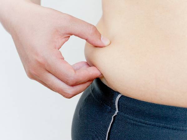 横腹・脇腹の脂肪の原因は？効果的に落とす方法を伝授