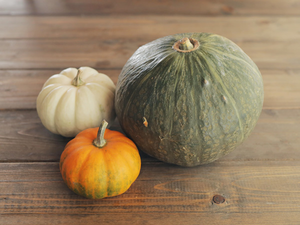 【イラスト解説】おいしいかぼちゃの選び方と切り方