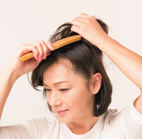 髪をボリュームアップ！正しい洗髪＆夜のドライヤー術 | ハルメク美と健康