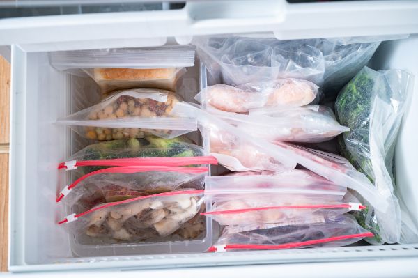 家庭で冷凍する肉の保存期限は約1か月が目安