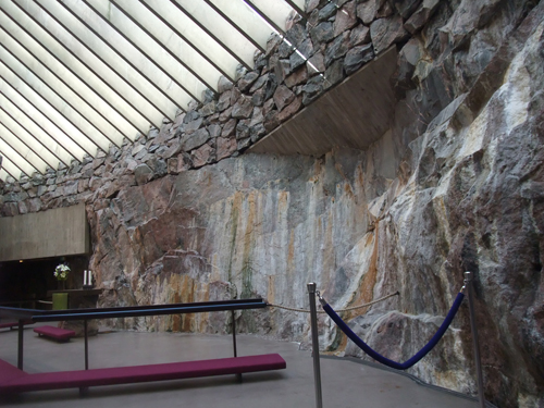 テンペリアウキオ教会。別名、岩の教会。