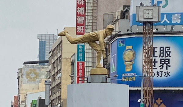 台湾の新幹線の駅は移動がちょっと大変？