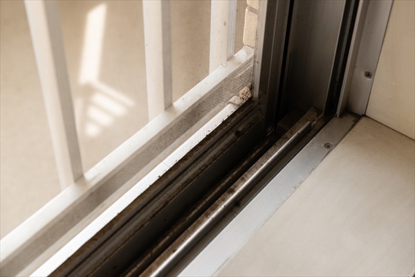 効率的に窓掃除を進める順番は？