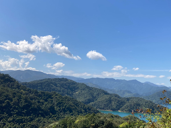 ハプニング続きの現地ツアーで台湾の美しい湖へ