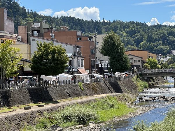 歴史的建造物が建ち並ぶ！飛騨高山の街並みを散策