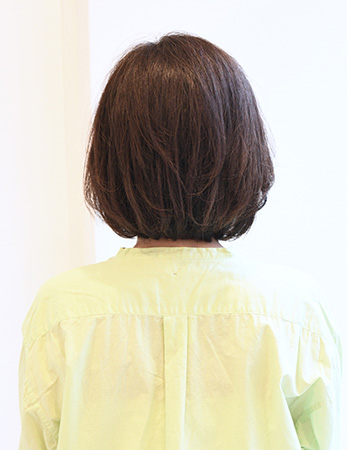 50代髪型ヘアカタログ:ミディアム（バック）