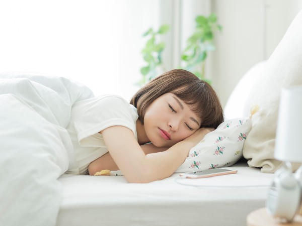 睡眠時の理想的な姿勢とは？