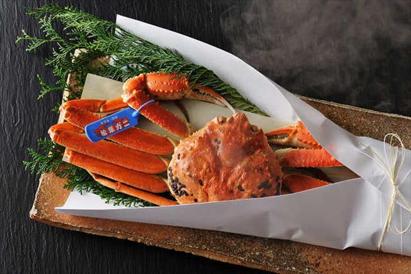 夕食は冬の味覚・松葉蟹を思う存分味わう！