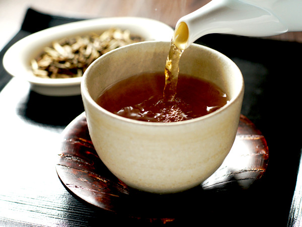 お茶の雑学クイズ　第4問：番茶とほうじ茶の違いは？