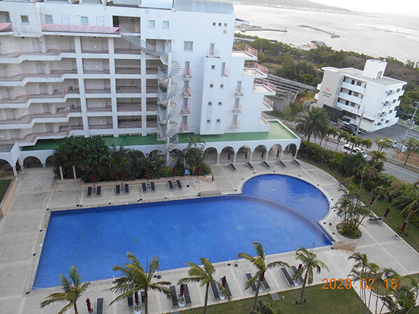 沖縄のホテルの部屋からの眺め
