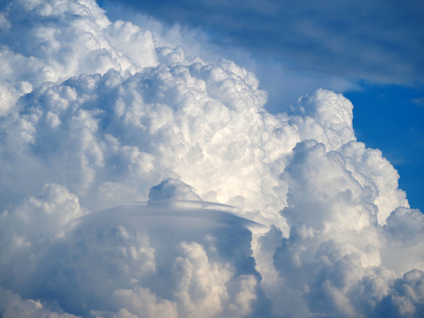 夏によく見る「入道雲」とは？積乱雲との違いって？