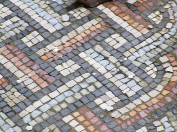 古代ローマ時代そのままの石畳