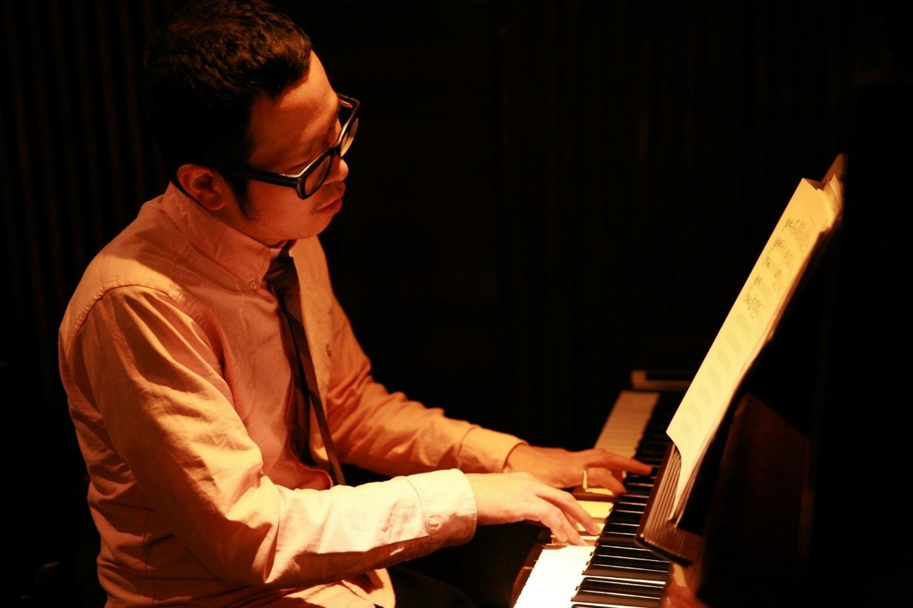 ピアノ奏者　須藤信一郎さん