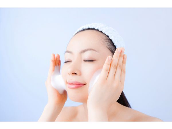 正しい洗顔＆スキンケア方法を紹介