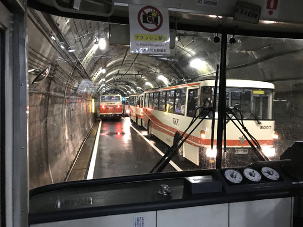 立山トンネルトロリーバス