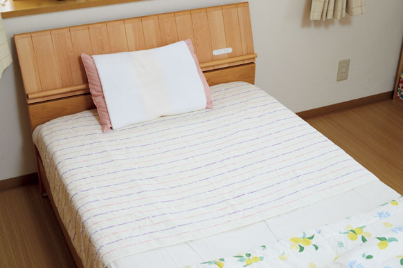 2-11_寝室の臭い対策3：枕や布団にタオルを巻いて