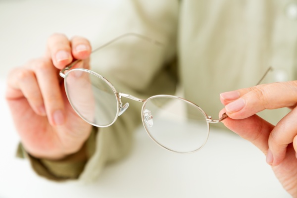 「初めての老眼鏡」選び方のポイントは？