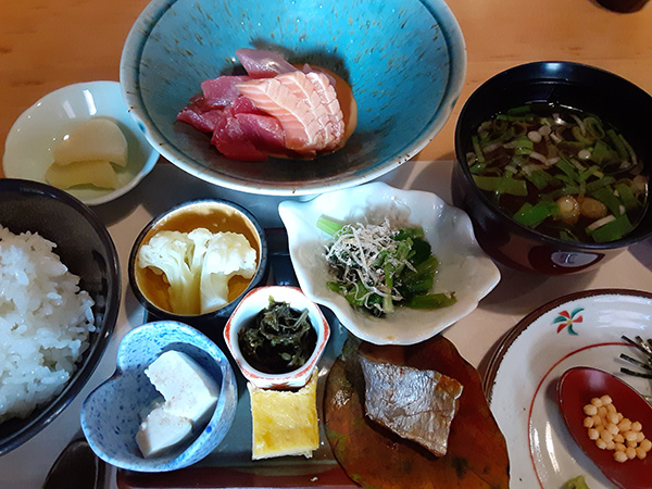 佐渡色満載の前菜とお魚お茶漬けセット