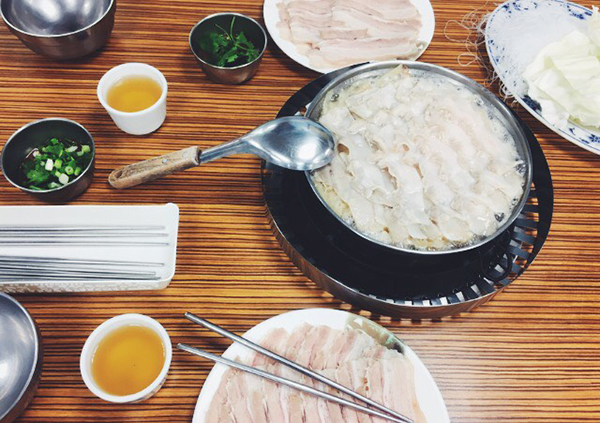 國父記念館駅近く台湾に来たら絶対食べたい！すっぱい白菜鍋