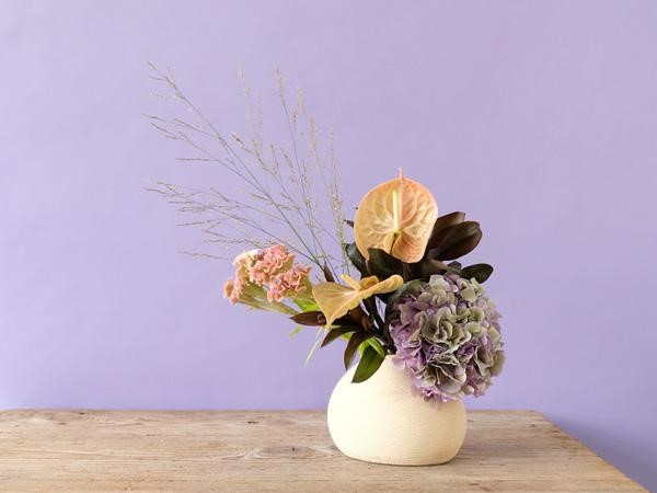 ケイトウの飾り方3： 花材をプラスして楽しむ