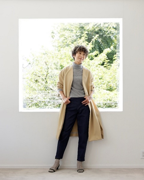 黒田知永子さんが着こなす 大人のデニム コーデ ハルメク暮らし