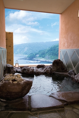 海辺の一角のような秘湯感のある「水がき」の露天ー赤沢日帰り温泉館