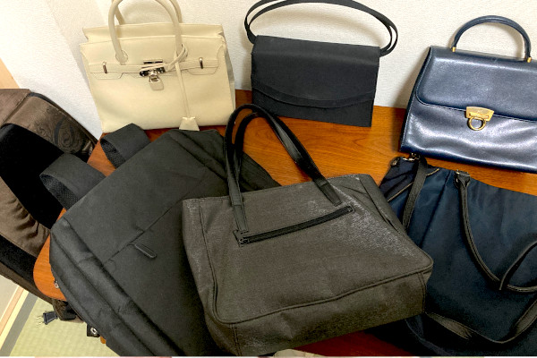バッグの片付け：収納から鞄をすべて「出す」