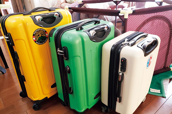 旅行用のスーツケースはポイントでゲット。ポイントでいろいろもらっています。