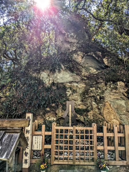 日本最古の神社「花の窟（いわや）神社」